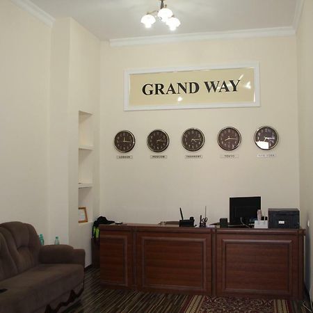 Hotel "Grand Way" ทาชเคนต์ ภายนอก รูปภาพ